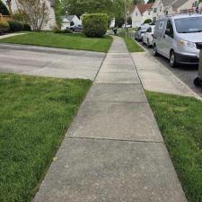 Top-Quality-Driveway-and-Sidewalk-Cleaning-Performed-Burlington-New-Jersey 1